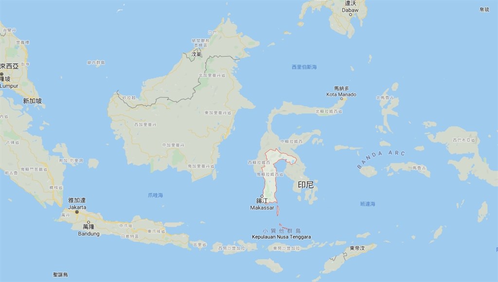 印尼救災機構官員15日表示，南蘇拉威西省（紅框處）一個行政區洪水暴發且土石流傾瀉，已奪走至少16條人命。（圖取自Google地圖網頁google.com.tw/maps）